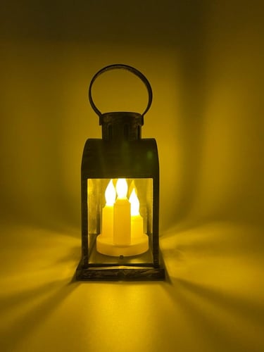 فانوس الضوء مع 3 شمعات بالبطاريات مطبوع رمضان يجمع...