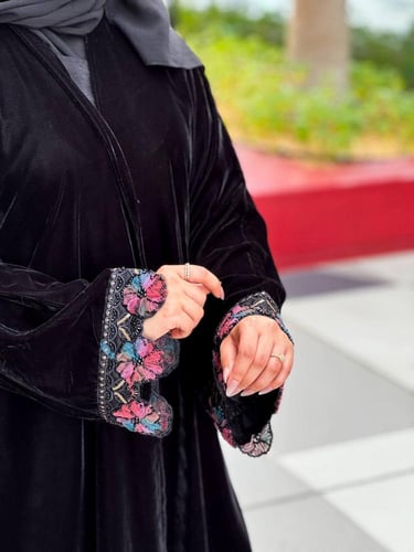 عباية وتين