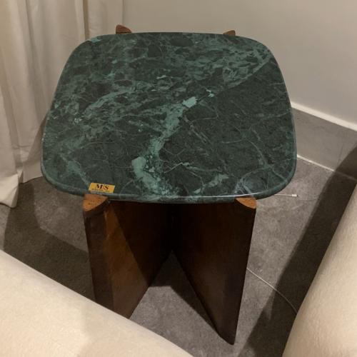 طاولة جانبية خشب و رخام أخضر طبيعي