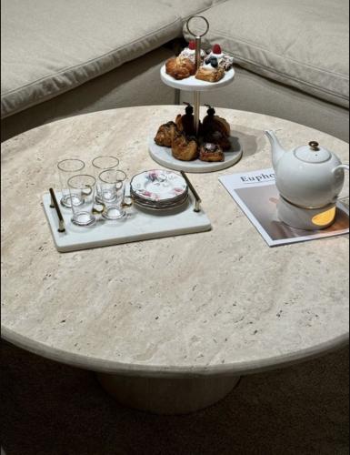 طلب خاص طاولة قهوة رخام ترافنتينو طبيعي