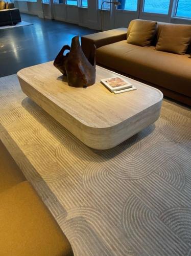 طلب خاص طاولة قهوة رخام ترافنتينو