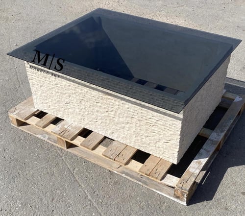 طاولة قهوة حجري