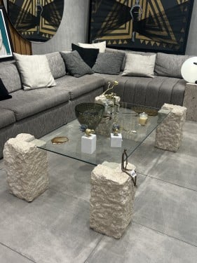 طاولة قهوة حجري