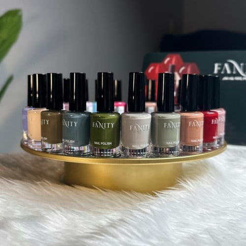 طقم مناكير 24 لون البوكس الاسود