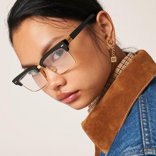 أقراط miumiu معدنية