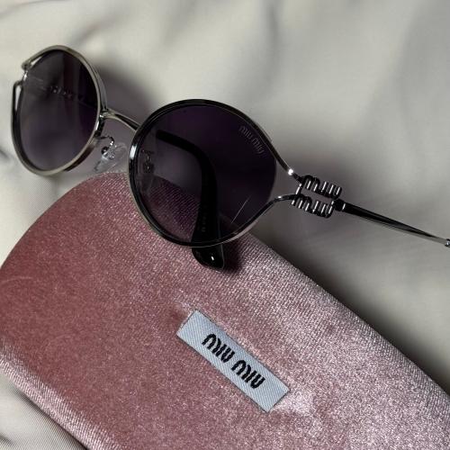 نظارات شمسية - Miu Miu Logo