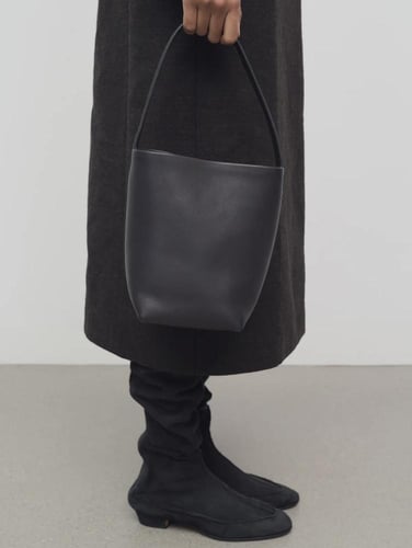 Therow - حقيبة ذا رو مقاس M