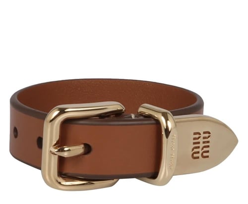 سوار من الجلد بشعار miumiu