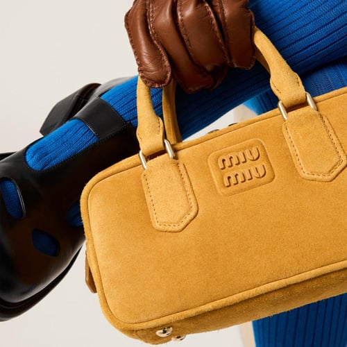 حقيبة ميوميو أصفر مخمل - miumiu