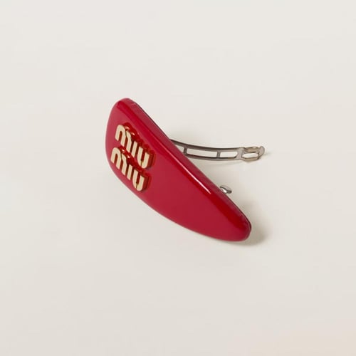 مشبك شعر من جلد لمّاع ميوميو - miumiu