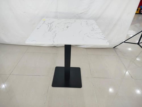 طاولة مربعة مميزة من كونسنت بسعر منافس
