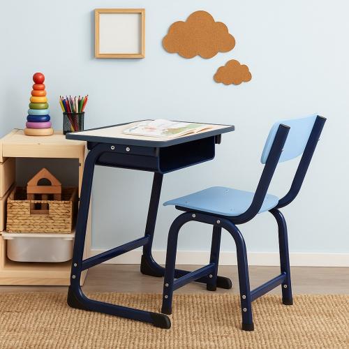 طاولة دراسة للطلاب