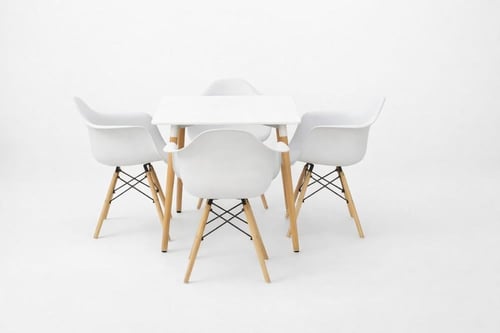 طقم جلسة طاولة واربعة كراسي مريحة