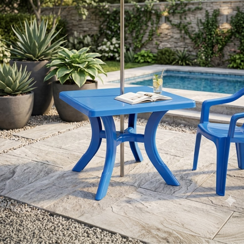 طاولة بلاستيك مربع الشكل