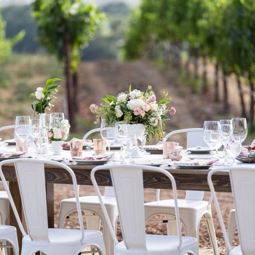 كرسي حديد متين وعصري