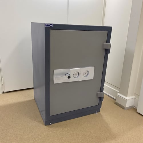 خزانة حديدية مقاومة للحريق بـ ثلاثة أدراج وقفل ترك...
