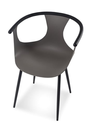 كرسي بلاستيك بصتميم مميز