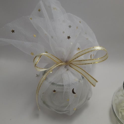 توزيعات حريم كبار عطر +ميدليات بشكل عشوائي+فازه زج...