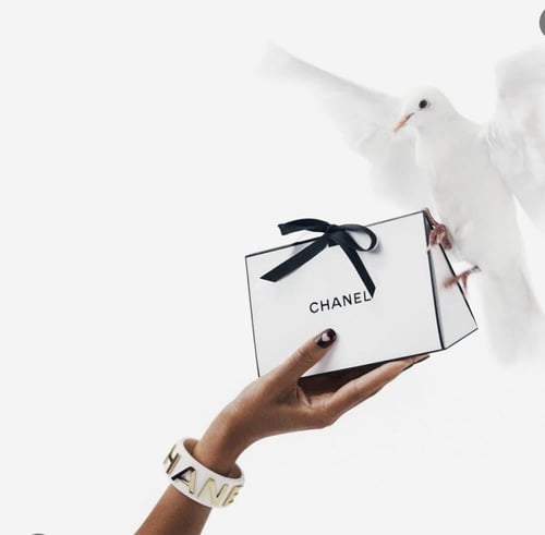 كيس صغير شانيل 22 في 14 عمق 7 سم بشكل مثلث