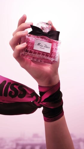 عينة عطر نسائي مس ديور ايسنس 1ML