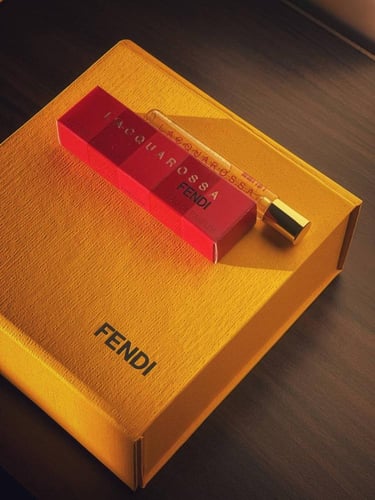 بوكس صغير من فندي 15 في 15 عمق 6 سم