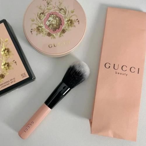 فرشة مكياج صغيره من قوتشي