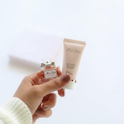 بوكس مني مس ديور او دو برفيوم 5ML صب مع لوشن 20ML