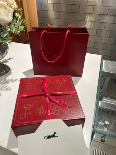 بوكس عطر نسائي لا بانثر كارتييه او دو برفيوم 75ML...