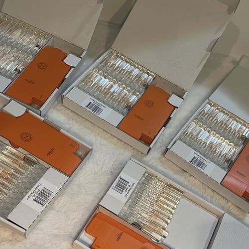 بوكس مكون 20 عينة من عطر عمبر نارجيل هيرمس او دو ت...