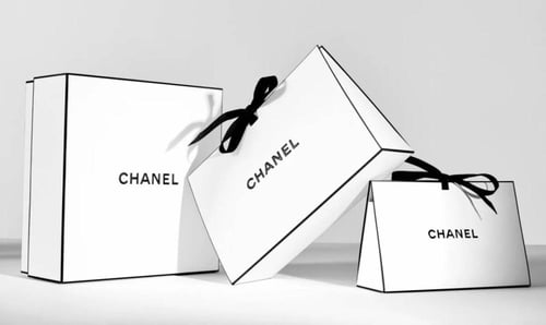 كيس صغير شانيل 22 في 14 عمق 7 سم بشكل مثلث