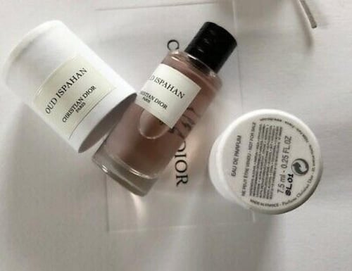 عطر ميني نيش للجنسين عود اصفهان كرستيان ديور 7.5 M...