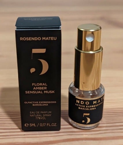 عطر ميني نيش من روسندو ماتيو نمبر 5 حجم 5ML