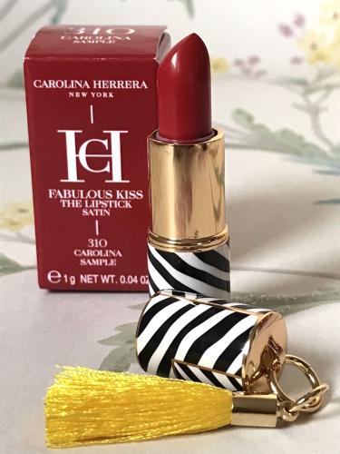 روج ميني مع ميداليه رقم 310 كارولينا هريرا