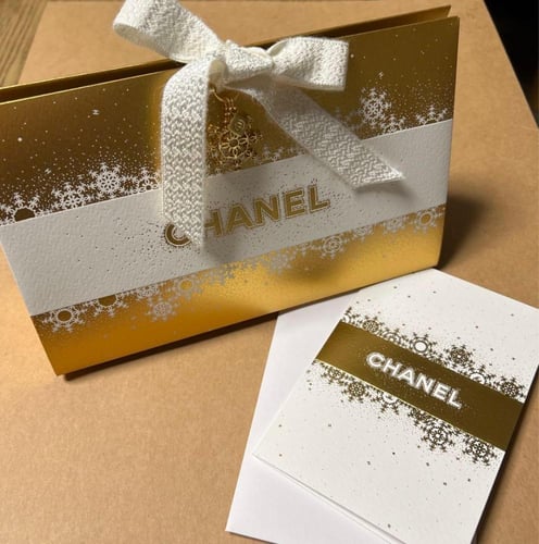 كيس صغير شانيل 22 في 14 عمق 7 سم بشكل مثلث