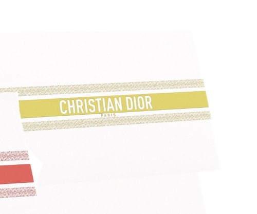 بوكس كرستيان ديور 16 في 24 سم مثلث الشكل اصفر