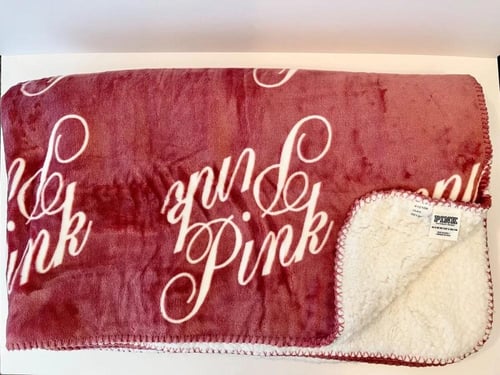 بطانية من فكتوريا سكرت 127 في 152 سم