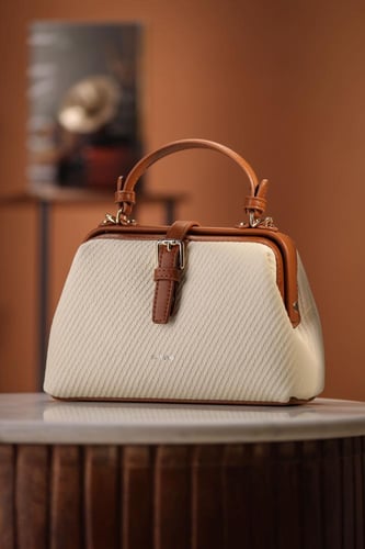 شنطة جلد مطفي مجعد نسائي من ستيفانو