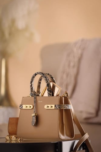 شنطة يد وكتف جلد نسائي من ستيفانو