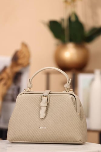 شنطة جلد مطفي مجعد نسائي من ستيفانو