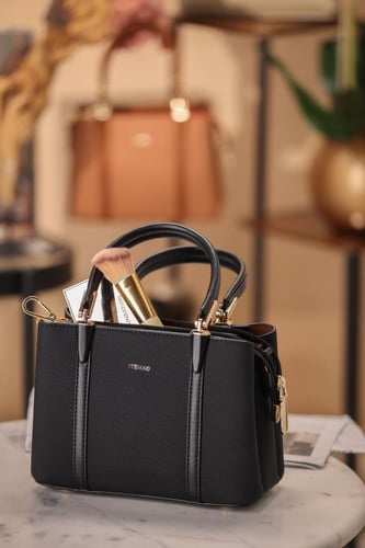 شنطة جلد مطفي مجعد بقاعدة مسمار نسائي من ستيفانو