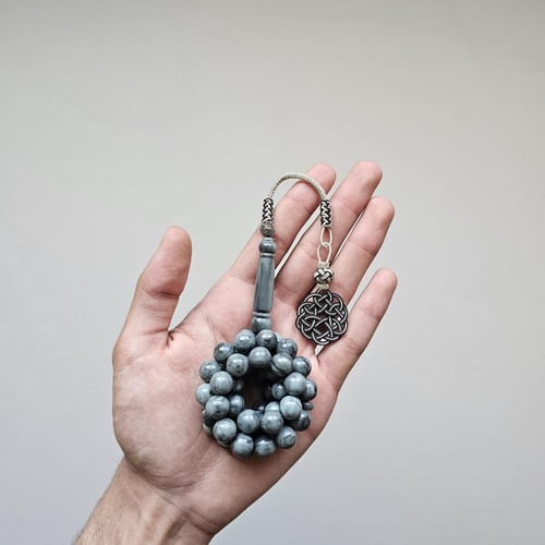 بكلايت - رصاصي مخلوط بأسود