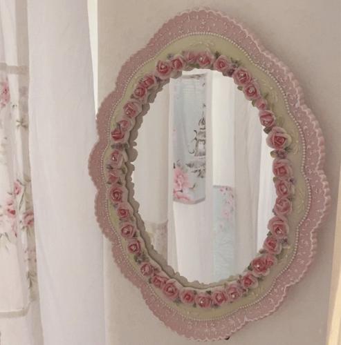 مراية | Pink Vintage