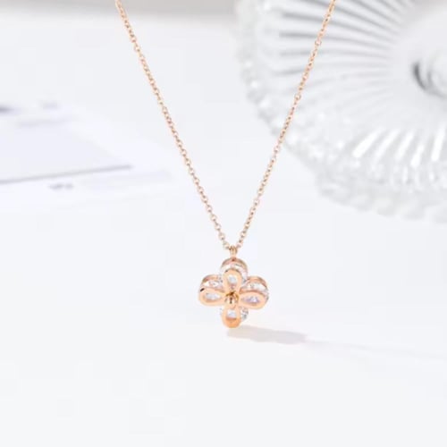 قلادة زهرة الرزكون | Y2k Aesthetic