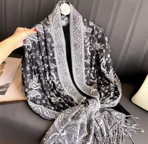 الشال الكشميري بلاك وايت | Scarf