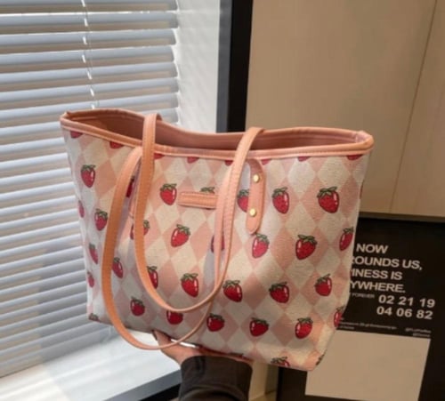 حقيبة الفراولة | Strawberry