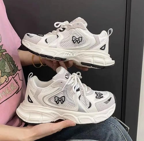 حذاء أبيض | White Y2K