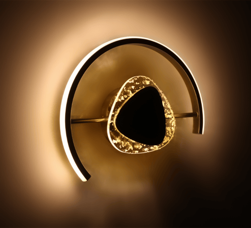 مصباح حائط راقي مودرين هيكل ذهبي