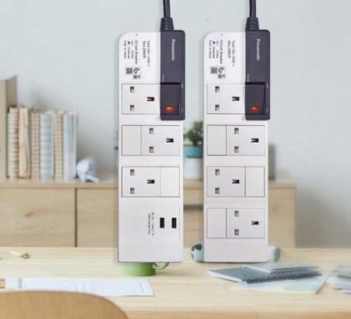 توصيلة كهرباء 5 متر 3 فتحات مع 2 مدخل USB باناسوني...