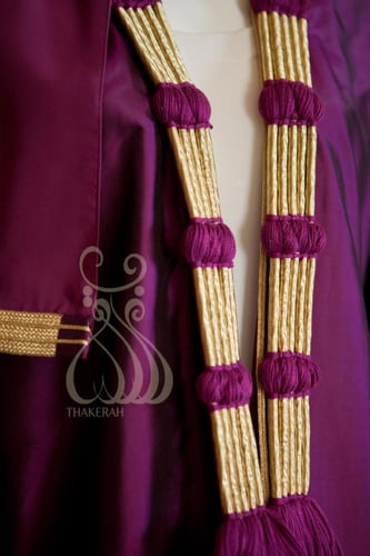 بشت مقصب ملكي بالذهبي لون الموف القرمزي قصة تقليدي...