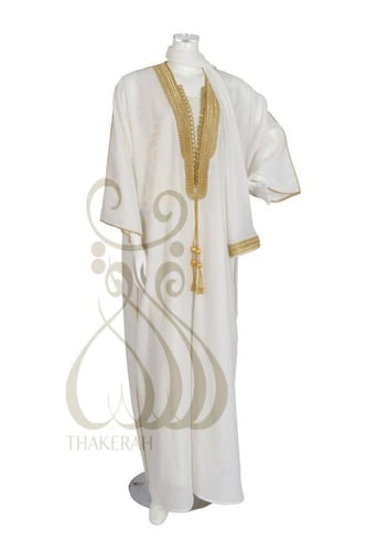 بشت كلاسيك أبيض بتطريز ذهبي + طرحة الخامة لينن قصة...